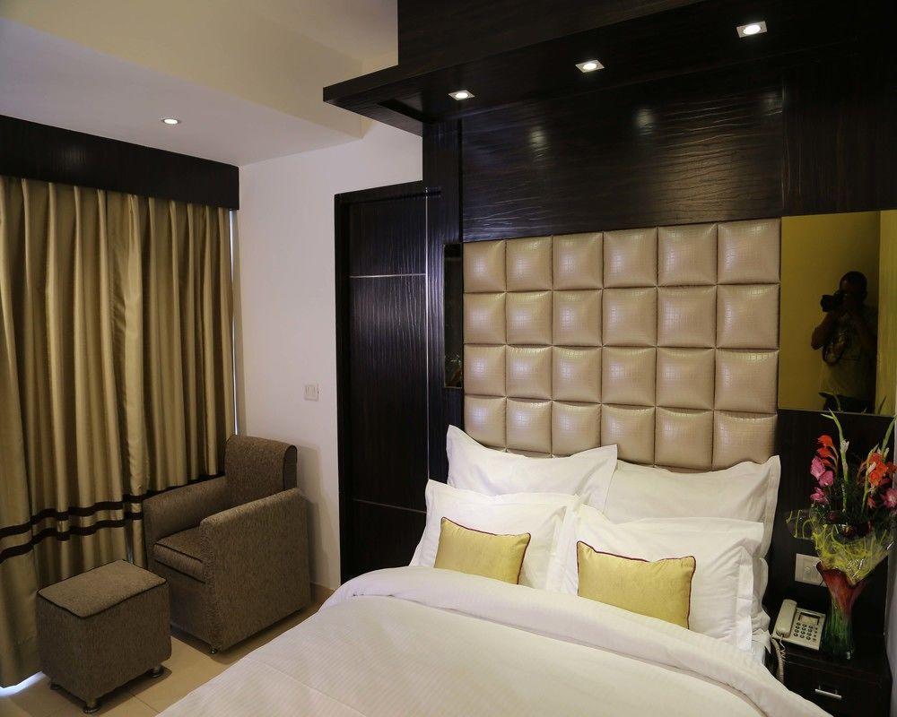 Hotel Sri Nanak Continental Delhi  Esterno foto