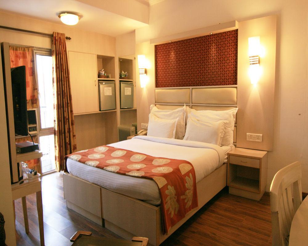 Hotel Sri Nanak Continental Delhi  Esterno foto