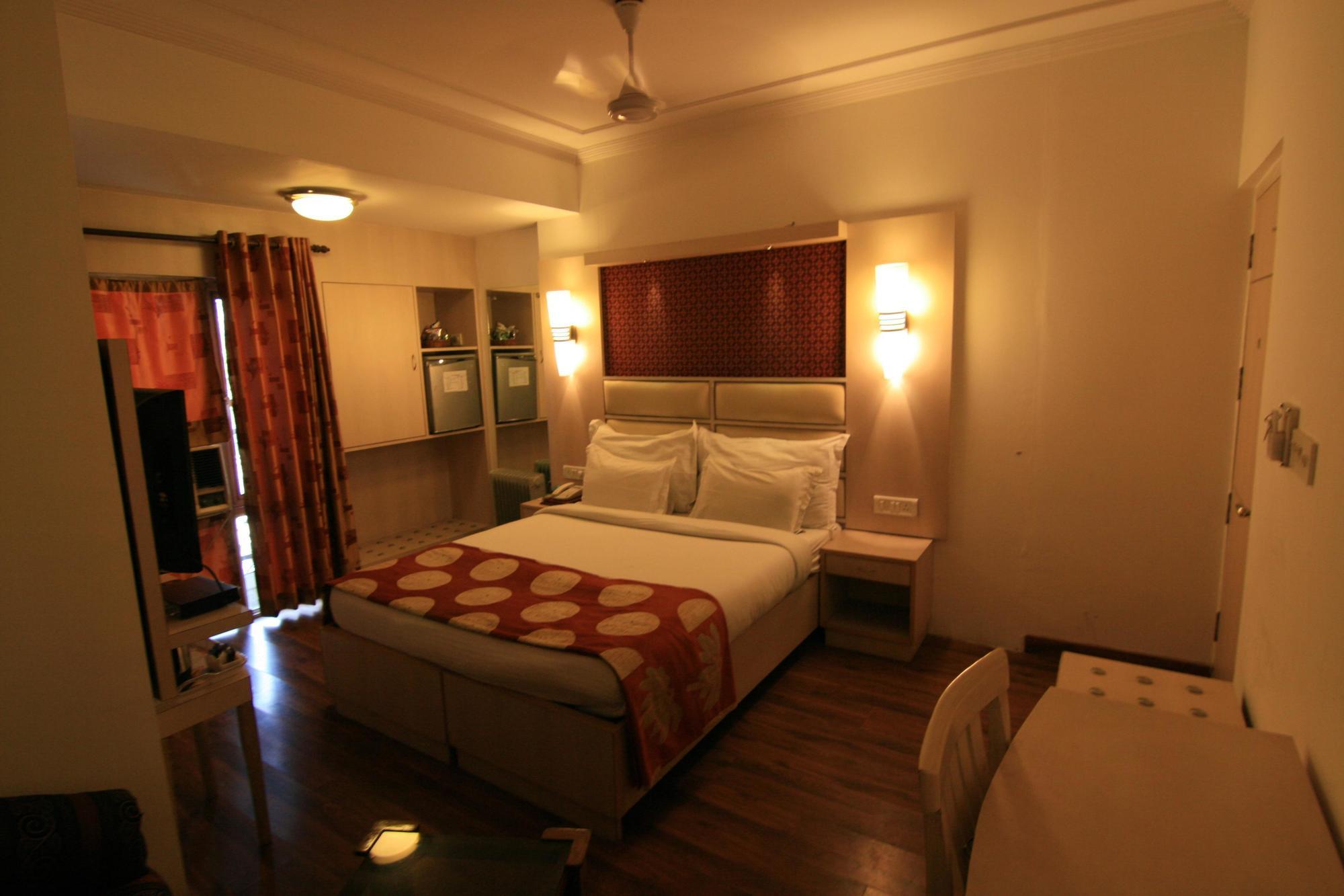 Hotel Sri Nanak Continental Delhi  Camera foto