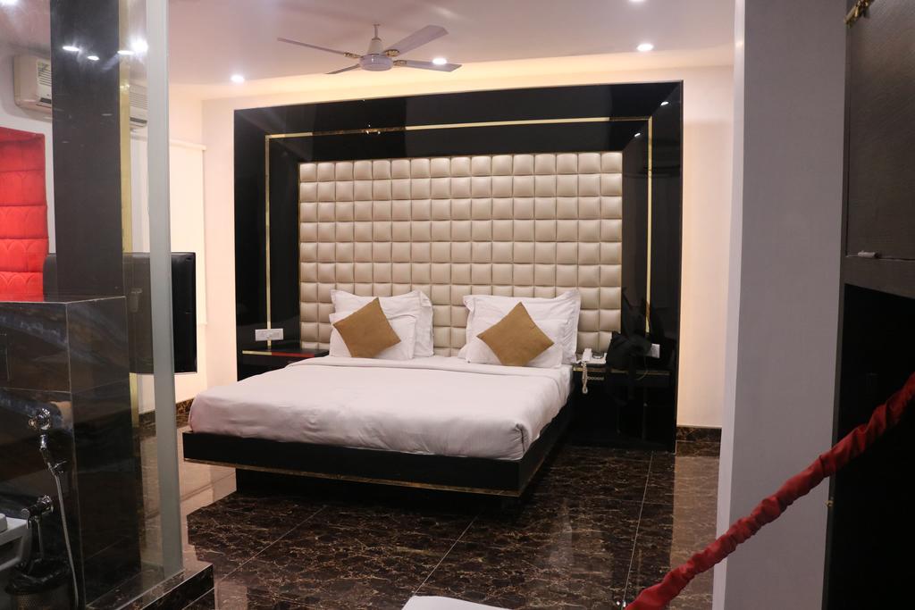Hotel Sri Nanak Continental Delhi  Esterno foto